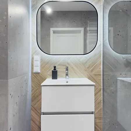 Apartment Ksiecia Witolda River And Lift